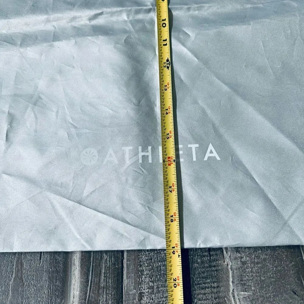 Athleta Drawstring Silver Travel Multipurpose Storage Bag - Picture 3 of 4